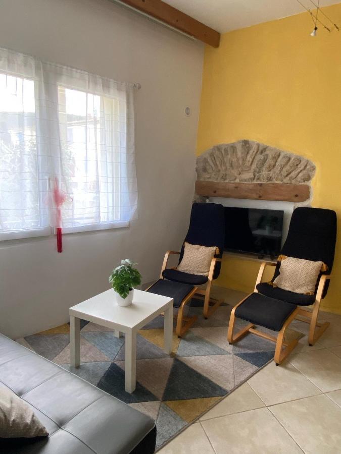 Auberge Gekko Ornaisons Ngoại thất bức ảnh